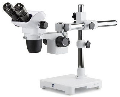 Euromex binokulares Zoom-Stereomikroskop NexiusZoom EVO 6.5-55x mit Universalstativ ohne Beleuchtung.