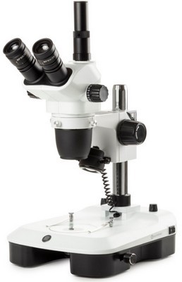 Euromex trinokulares Zoom-Stereomikroskop NexiusZoom EVO 6.5-55x mit Sulenstativ und Spiegel LED.