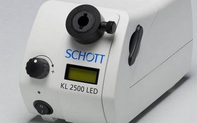 Schott Kaltlichtquelle KL 2500 LED (incl. Netzteil).